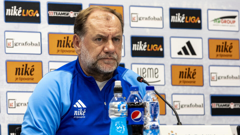 Tlačová konferencia pred zápasom play-off Európskej ligy, ŠK Slovan Bratislava - Aris Lomassol F.C., Na snímke je Vladimír Weiss.