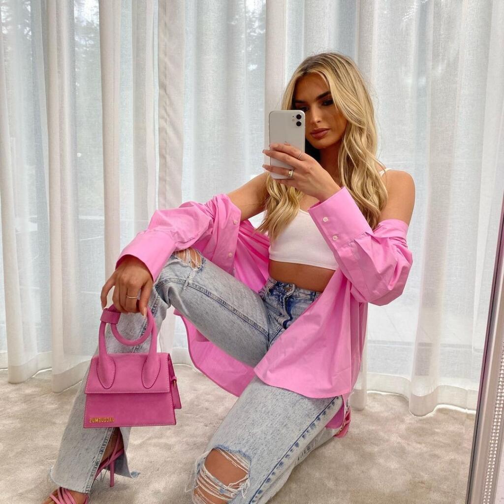 Grealishova frajerka Sasha sa na instagrame rada podelí aj o takéto zábery.