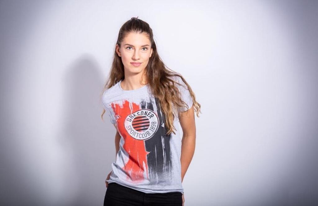 Nikola Radosová patrí k najkrajším slovenským volejbalistkám a svojim dokonalým vzhľadom zaujala na aj nedávnom európskom šampionáte.