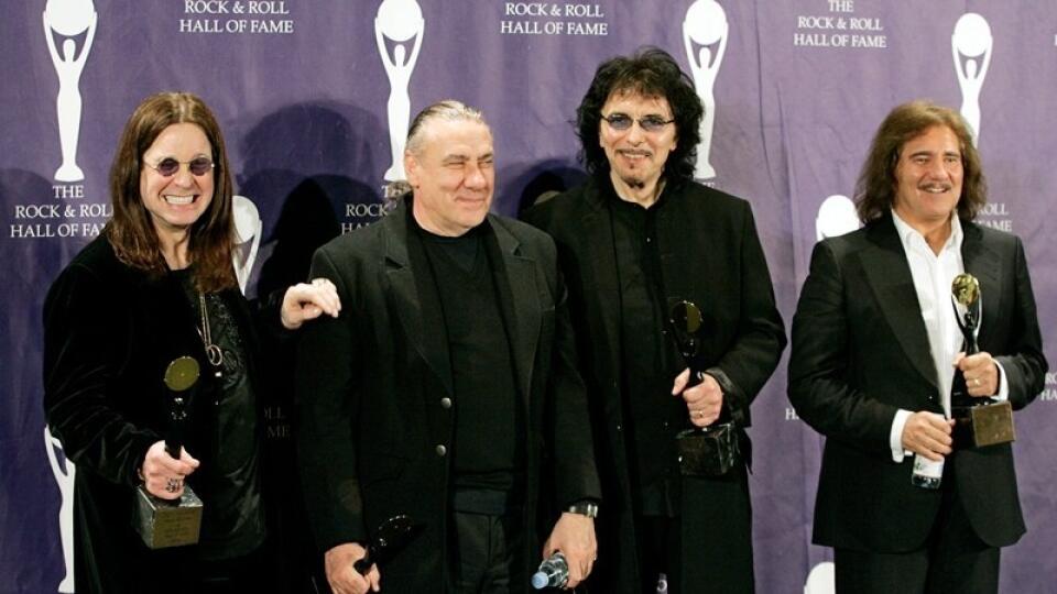 Skupina Black Sabbath musela zrušiť plány kvôli rakovine Tonyho Iommi (druhý sprava).
