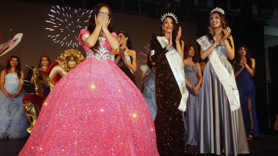 Na snímke je Miss Roma 2024 v Edison Club v Bratislave 16 ročná Sára Rigoová, 17 ročná Sofia Polakovičová a 17 ročná Vanesa Rigovvá.