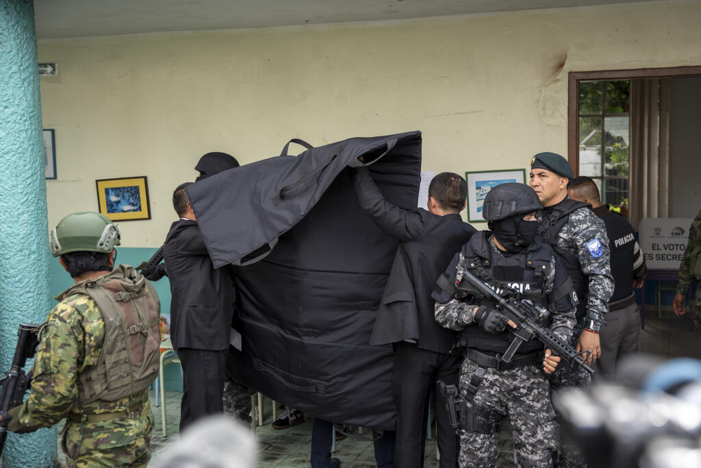 Gangstri v ekvádorských väzniciach zajali 178 dozorcov a iných zamestnancov