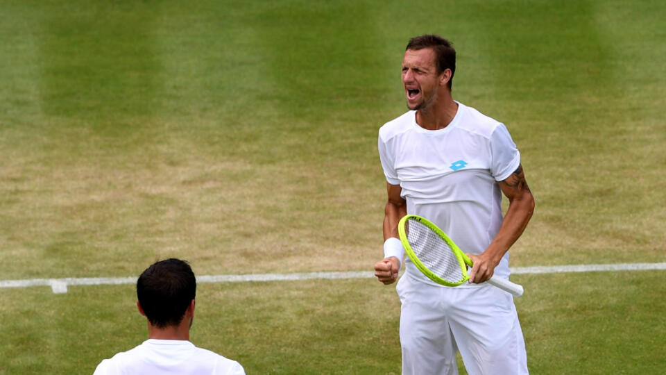 Slovenský tenista Filip Polášek dosiahol na grandslamovom turnaji vo Wimbledone životný úspech.