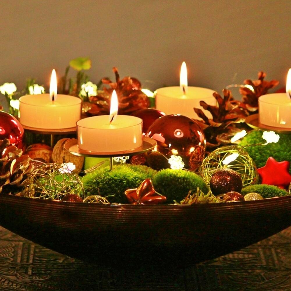 Adventný veniec nemusí byť iba tradičný, z čečiny. Zužitkujte aj tanier či misu.