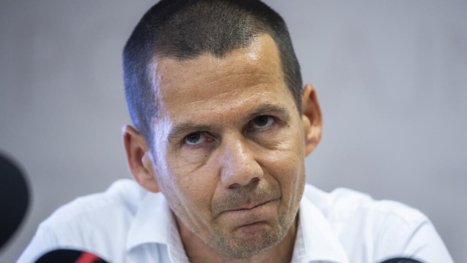 Policajný prezident Štefan Hamran hovorí, že v súvislosti s kúpou nehnuteľností si nechal poradiť odborníkom.