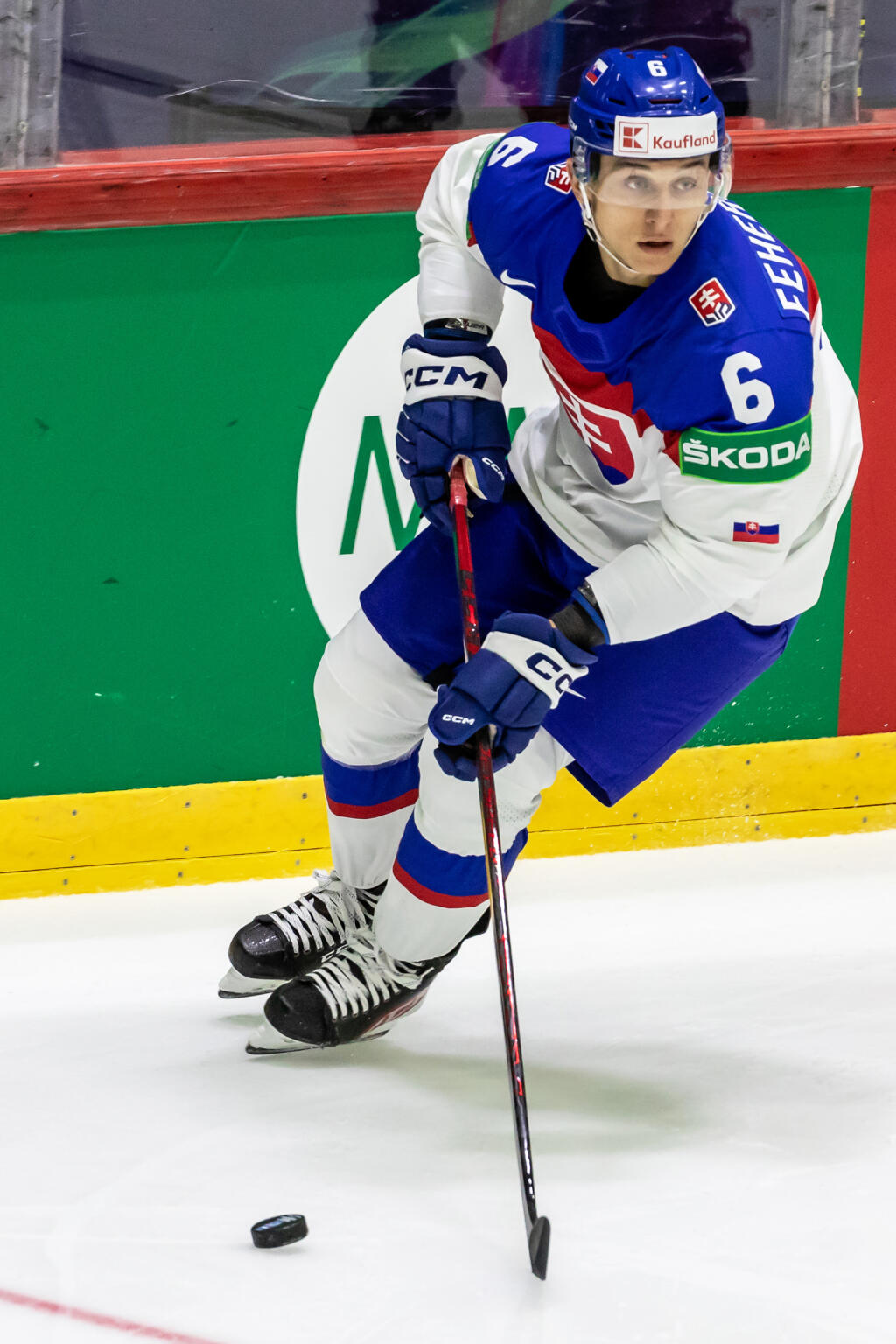 Obranca Martin Fehérváry patrí medzi najväčšie slovenské talenty. V NHL mu plynie posledný rok z nováčikovského kontraktu.