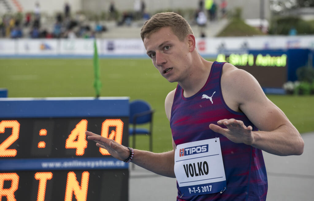 Na snímke bežec na 200 metrov Ján Volko počas 52. ročníka medzinárodného atletického mítingu Pravda - Televízia - Slovnaft (P - T - S) v Šamoríne 17. júna 2017.