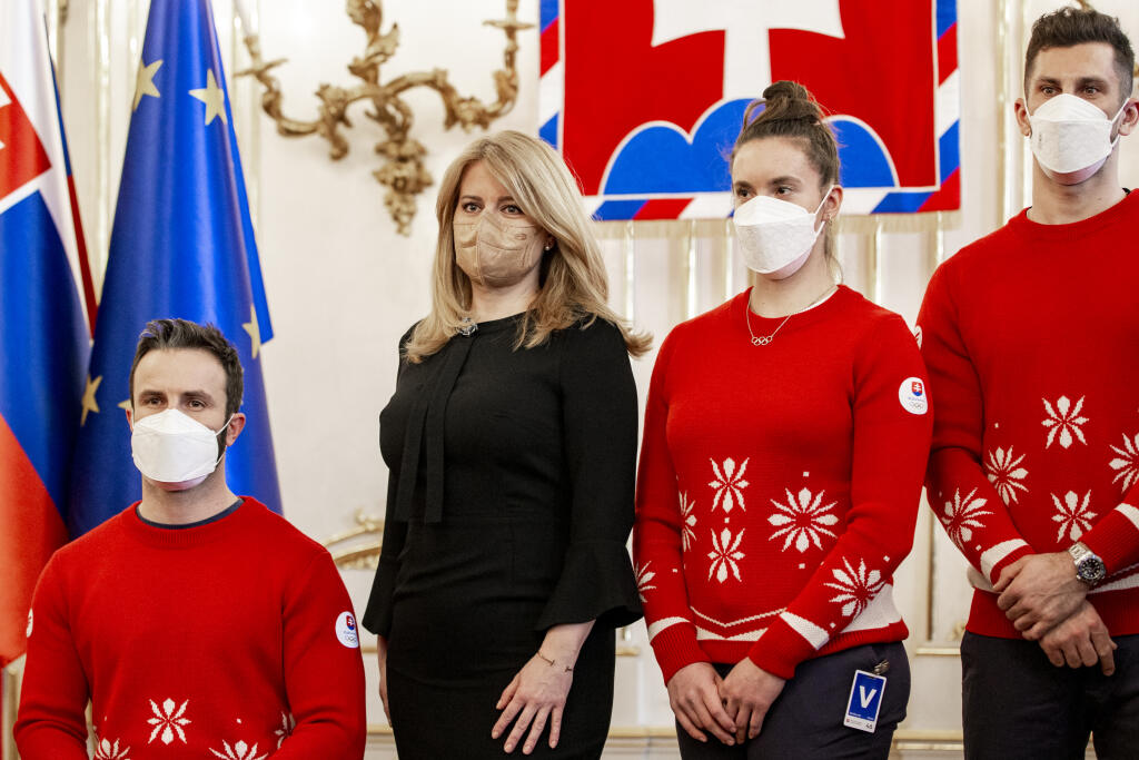 Slávnostný sľub prečítala bobistka Viktória Čerňanská (druhá sprava).