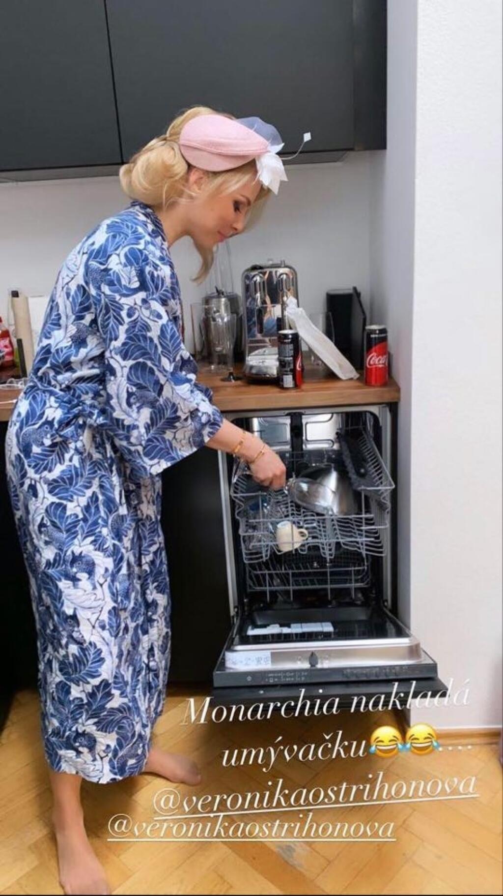 Veronika Ostrihoňová krátko pred obradom sestry.