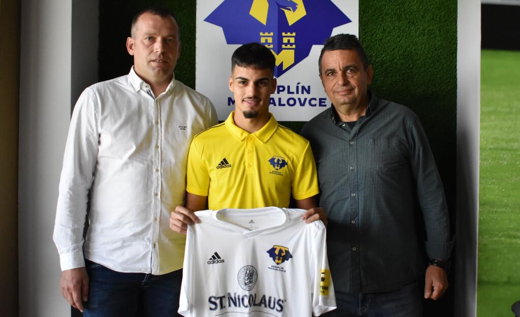 Novou posilou slovenského futbalového klubu MFK Zemplín Michalovce sa stal Španiel Brian Peňa Perez-Vico.