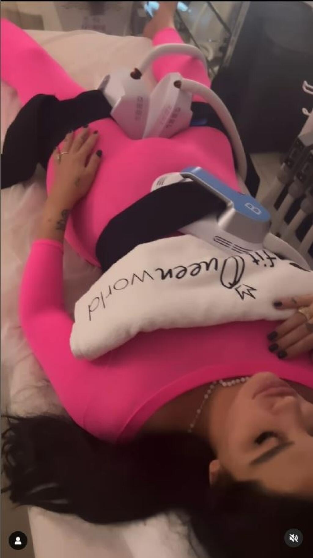 Čerstvá mamina Zuzana Plačková sa dala do boja s nabratými kilečkami.